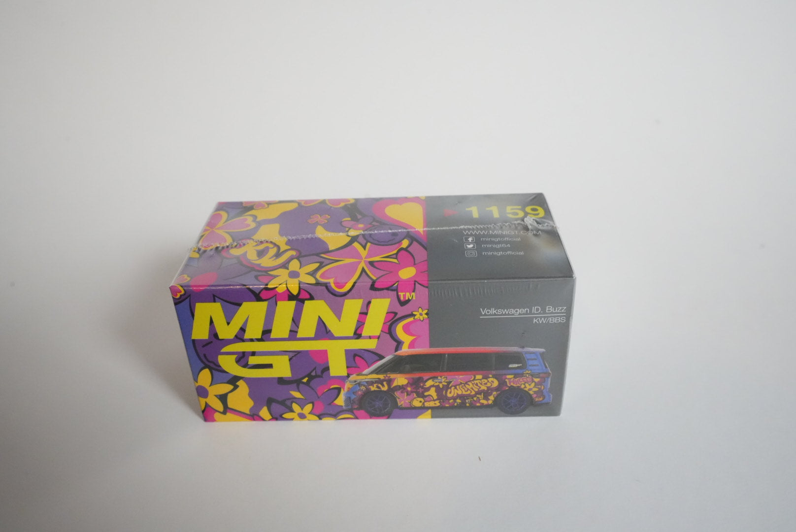 MINI GT #1159 Volkswagen ID.Buzz – KW/BBS – 1:64