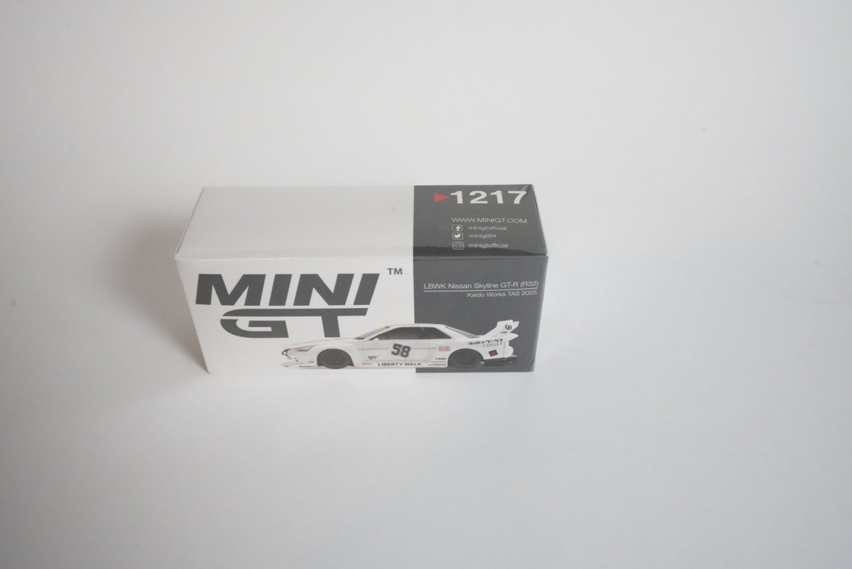 MINI GT #1217 LBWK Nissan Skyline GT-R (R32) Kaido Works – TAS 2025 – 1:64
