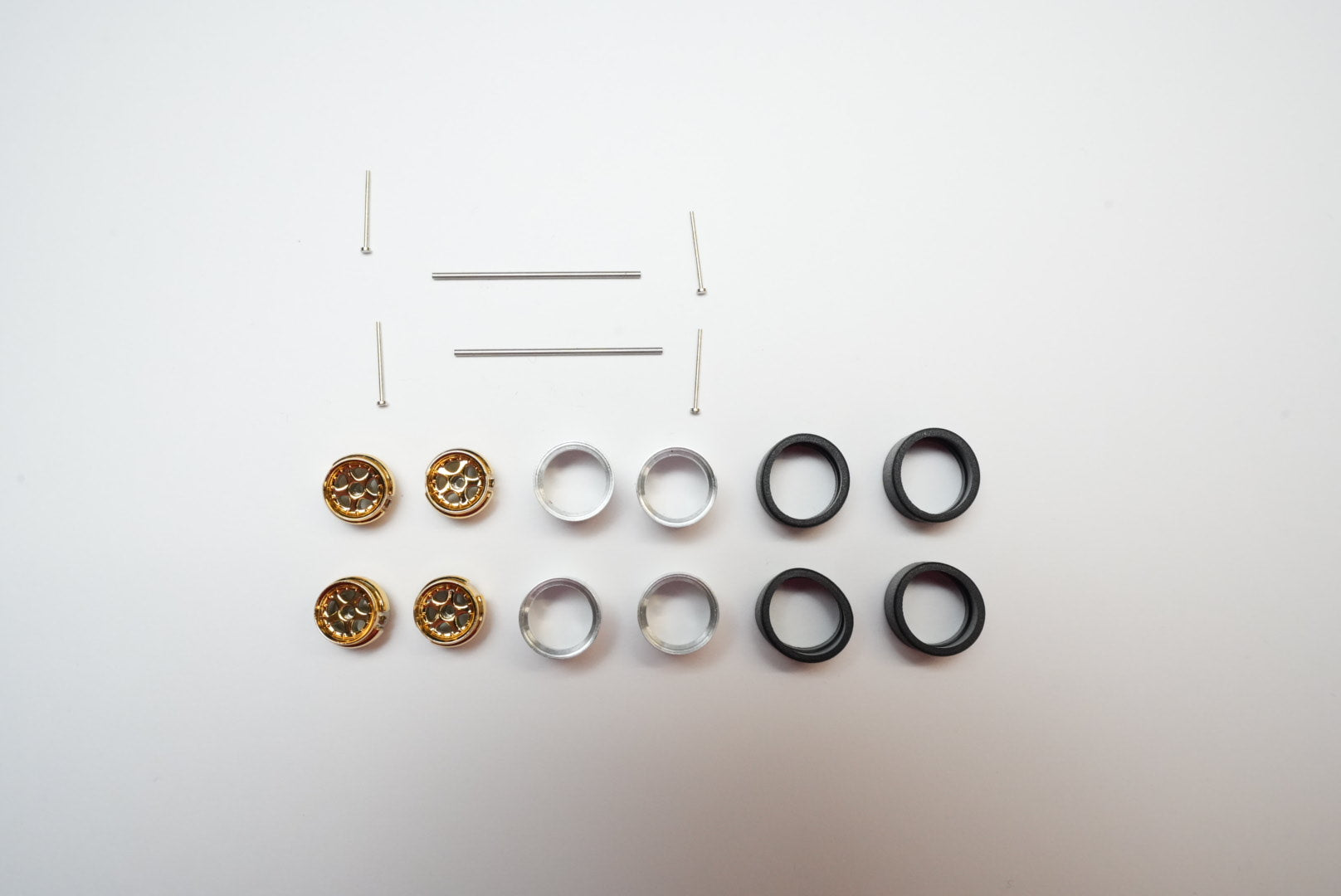 Monoblock Advanced Alloy Wheels – 5-Spoke Diamond Cut Gold – 11 mm – 1:64