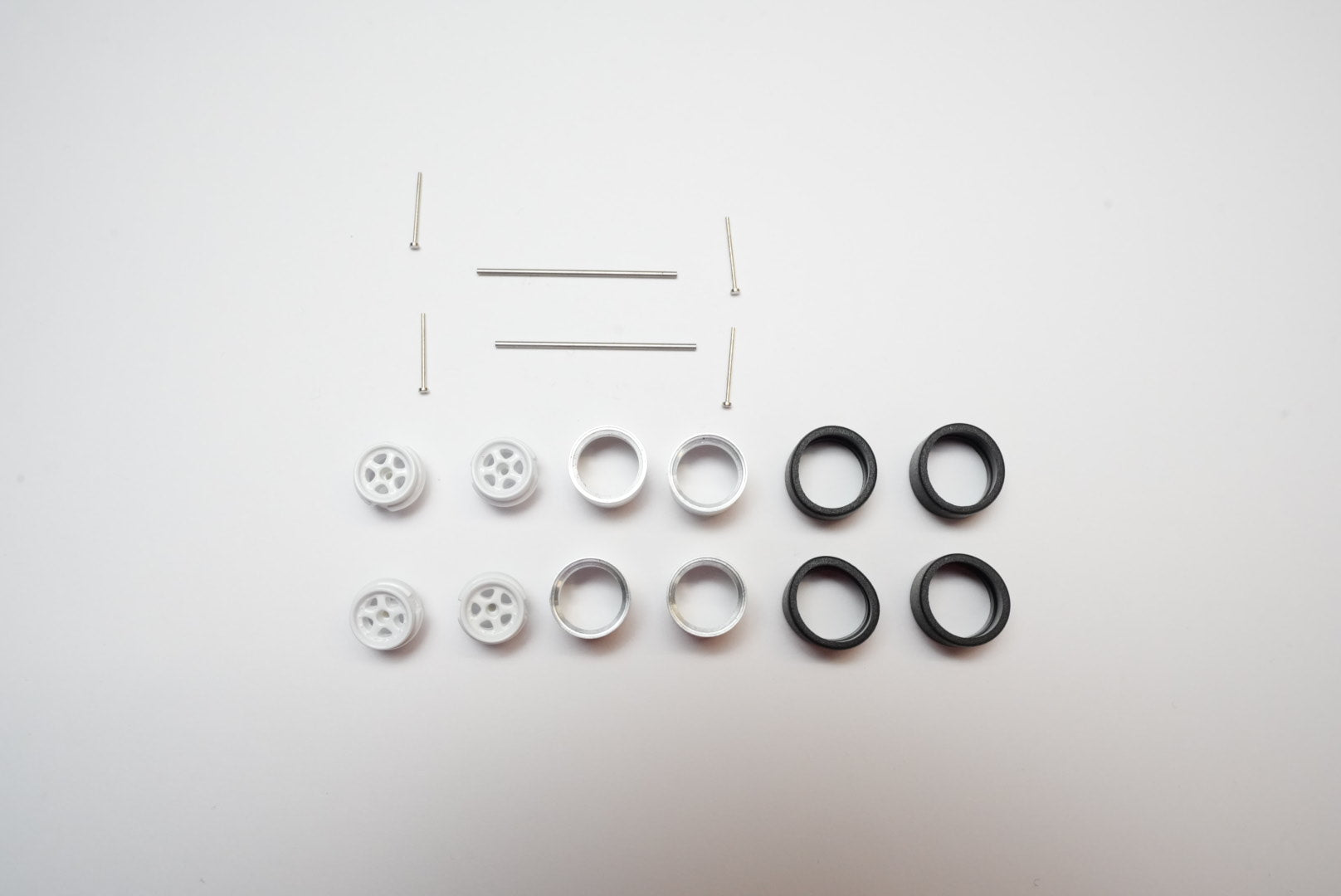 Monoblock Advanced Alloy Wheels – 5-Spoke Alpine White – 11 mm – 1:64