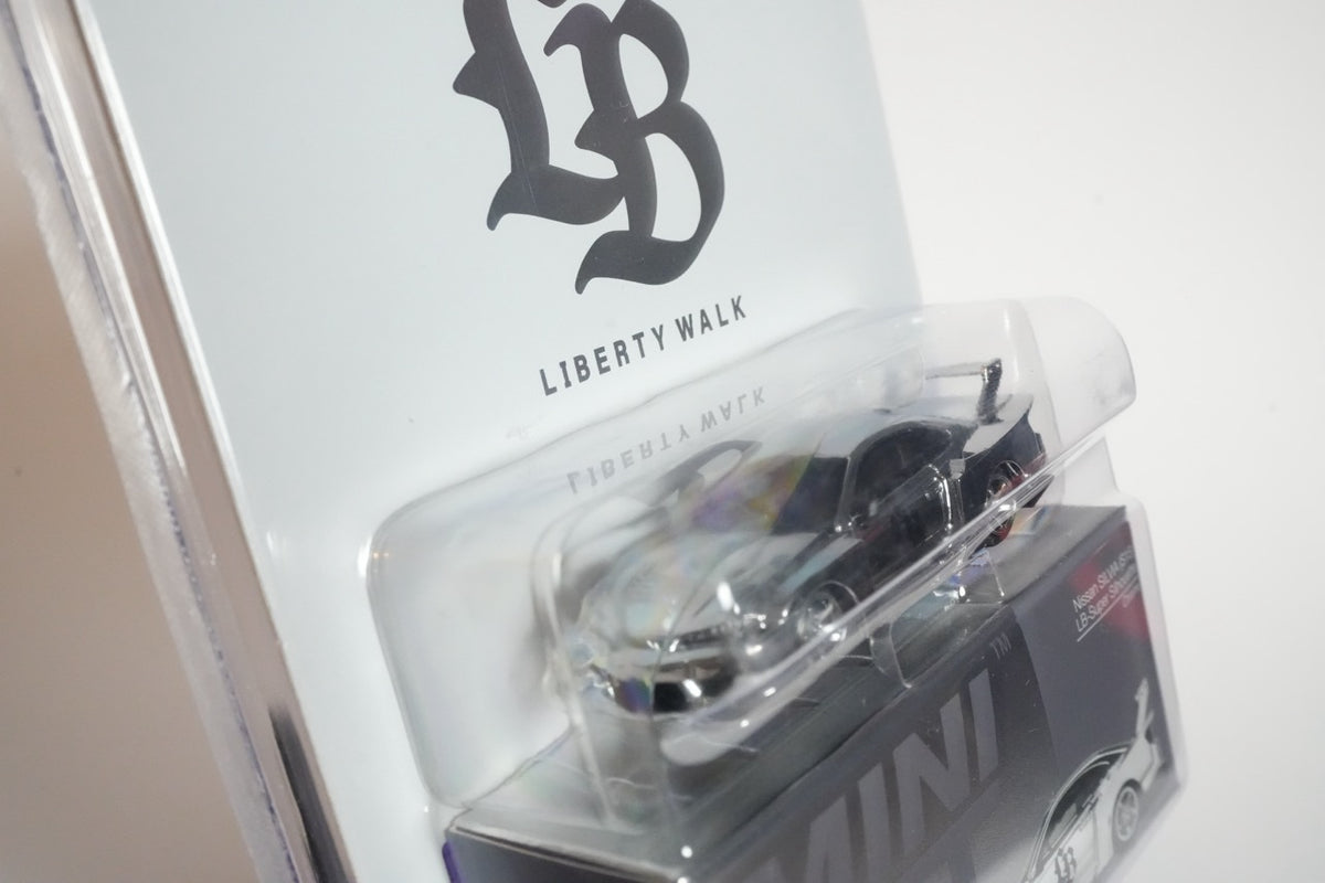MINI GT Nissan Silvia S15 LB-Super Silhouette Chrome – Liberty Walk Limited Edition – 1:64
