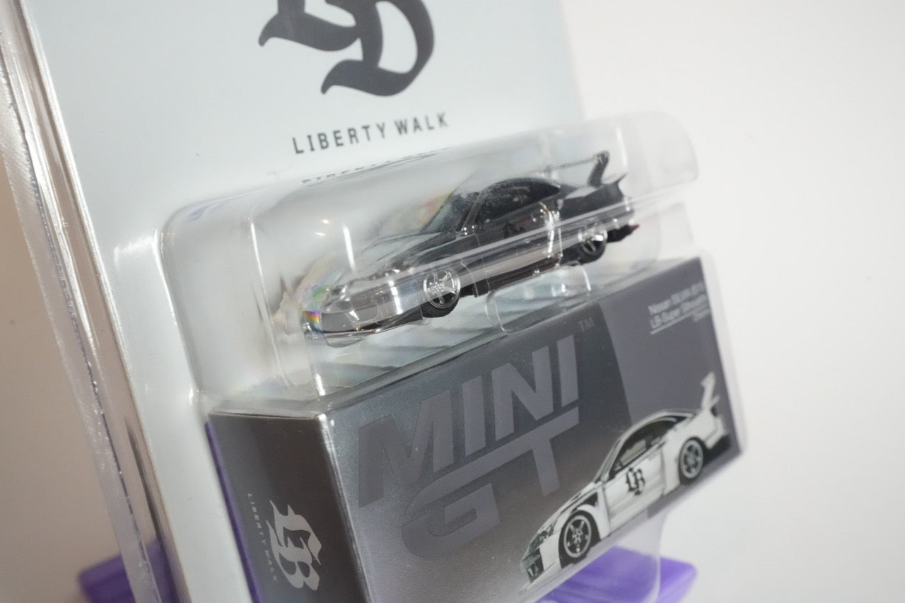 MINI GT Nissan Silvia S15 LB-Super Silhouette Chrome – Liberty Walk Limited Edition – 1:64